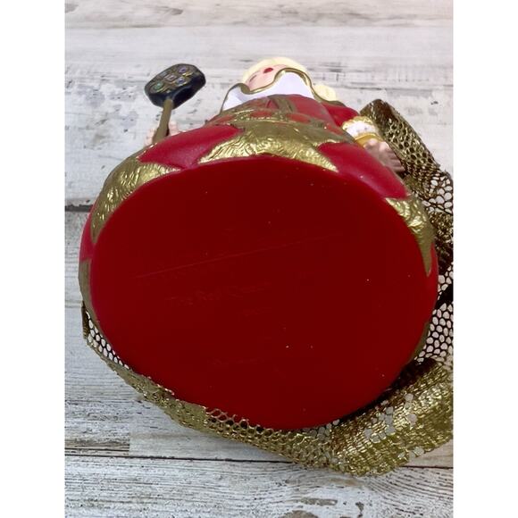 Hallmark 1999 Red Queen Ornament Madame Alexander Series 4 Alice in Wonderland - Picture 6 of 11